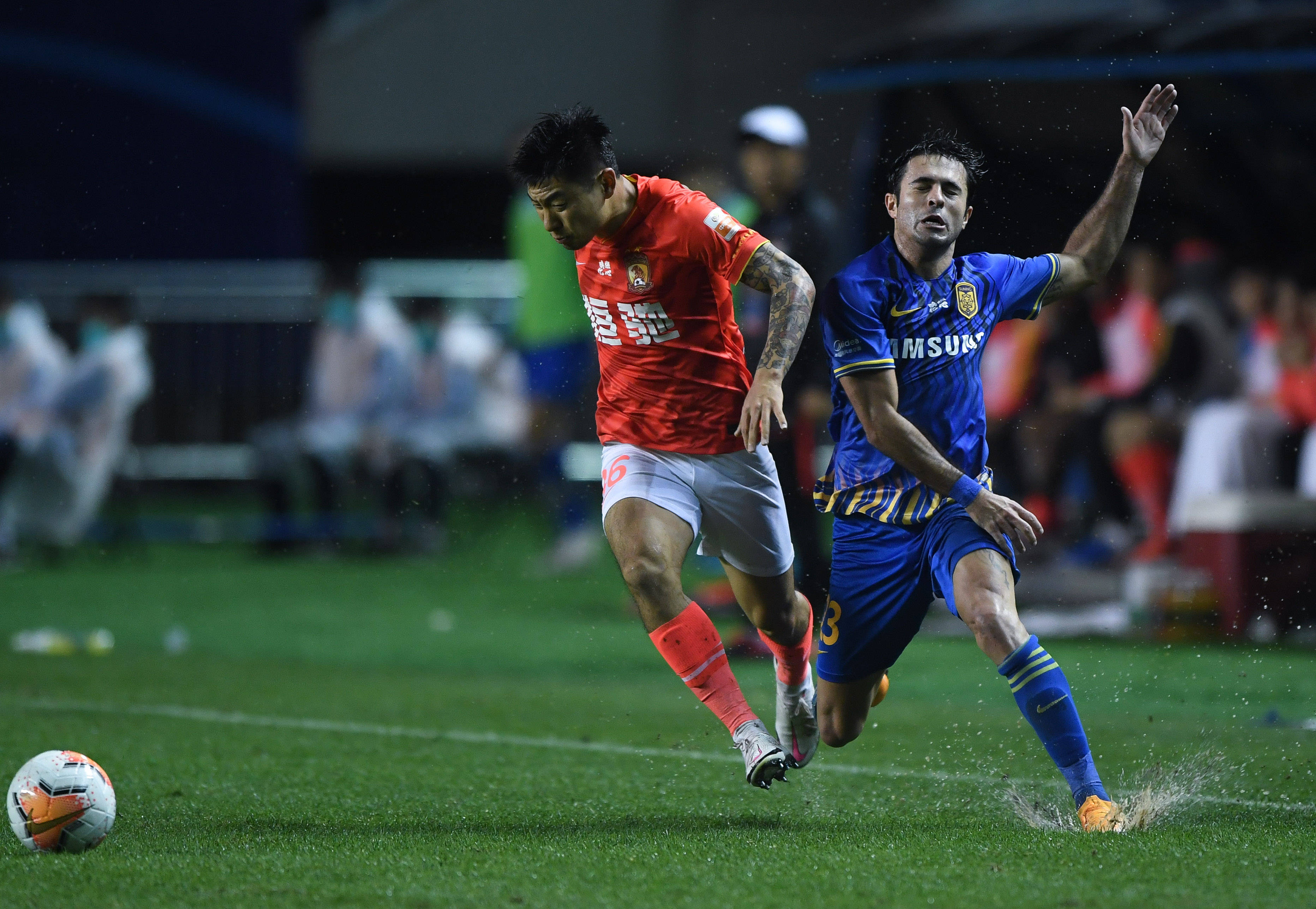 爱游戏亚洲官网-包含郑达伦关键时刻进球！广州富力主场胜江苏苏宁的词条