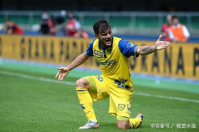包含那不勒斯主场3-0轻取切沃的词条