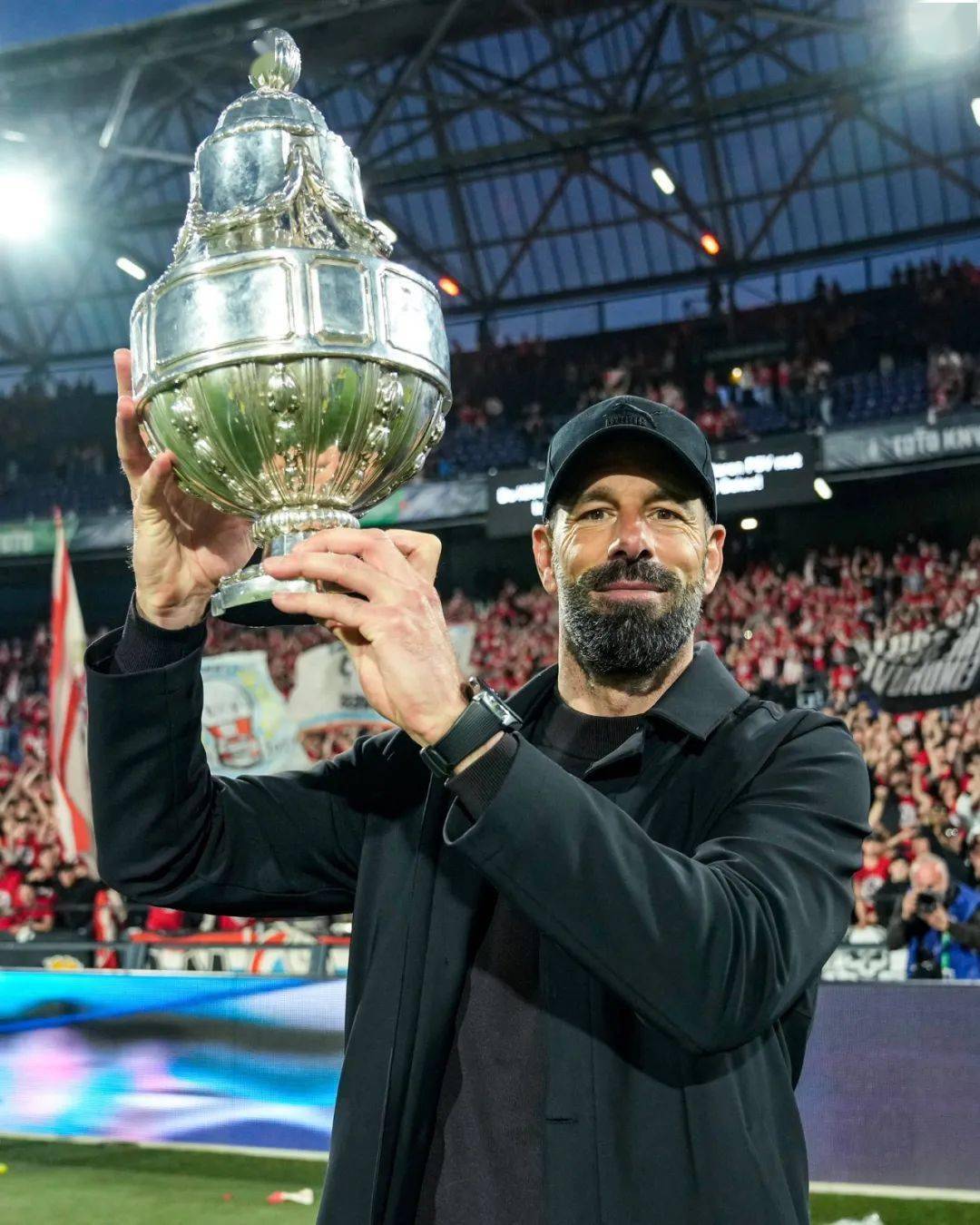 爱游戏官网网页版入口-关于多特蒙德临时主帅寻求新的打法和策略的信息